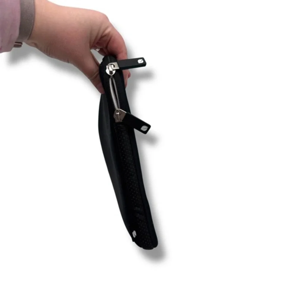 Incase Laptop Sleeve Unisex‎ Black Neoprene Padded Faux Fur Lining Case